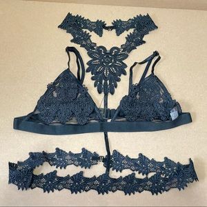 NWT Sexy Floral Bralette w/ Cage